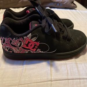 Kids size 11 DC skate shoes